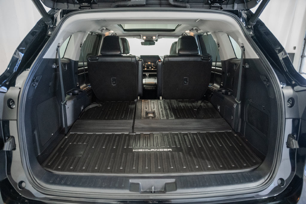 Used 2021 Toyota Highlander Platinum AWD/4WD image 9