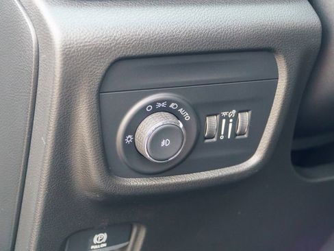 Used 2023 Jeep Grand Cherokee Overland AWD/4WD image 29