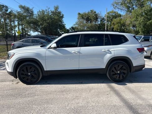 Used 2024 Volkswagen Atlas SE FWD image 17