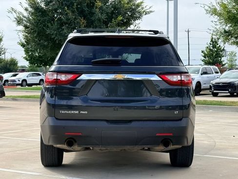 Used 2021 Chevrolet Traverse LT w/ LT Premium Package AWD/4WD image 11