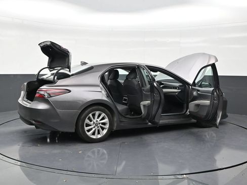 Used 2022 Toyota Camry LE FWD image 28
