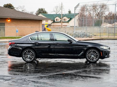 Used 2022 BMW 530i w/ Convenience Package image 4