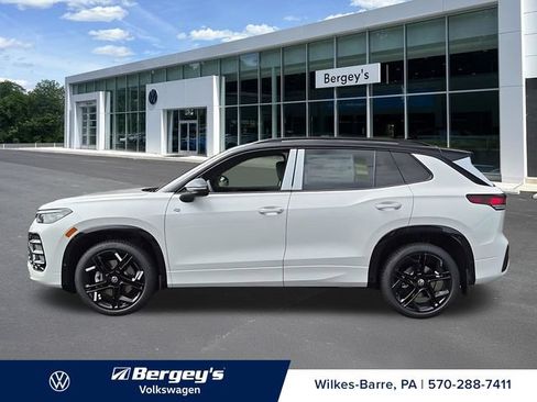 New 2026 Volkswagen Tiguan SE R-Line AWD/4WD image 8