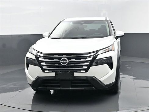 Used 2025 Nissan Rogue SV image 20