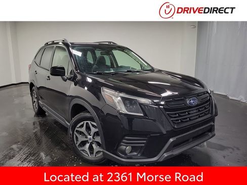 Used 2023 Subaru Forester Premium image 1