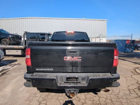 Used 2015 GMC Sierra 2500 Denali w/ Driver Alert Package image 7