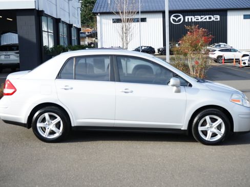 Used 2008 Nissan Versa Sedan w/ Convenience Pkg image 2