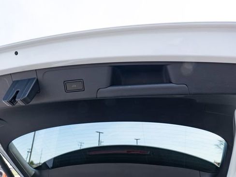 Used 2020 Volkswagen Atlas Cross Sport SEL Premium image 38