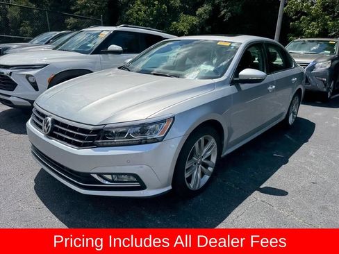 Used 2018 Volkswagen Passat 2.0T SE FWD image 9