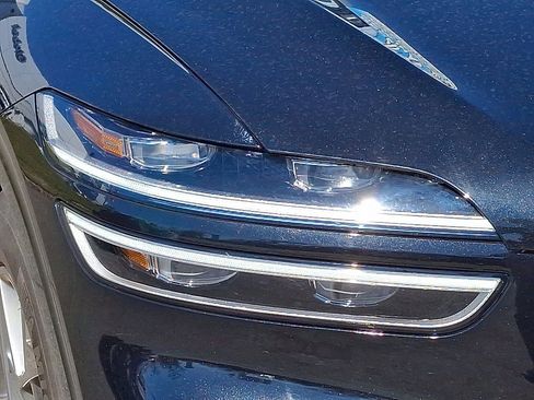 Used 2025 Genesis GV70 2.5T image 10