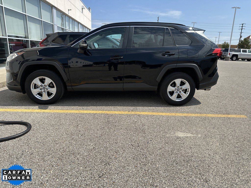 Used 2020 Toyota RAV4 XLE w/ Convenience Package AWD/4WD image 4