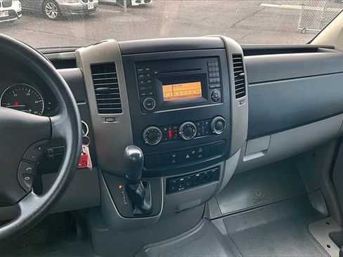 Used 2011 Mercedes-Benz Sprinter 2500 image 6