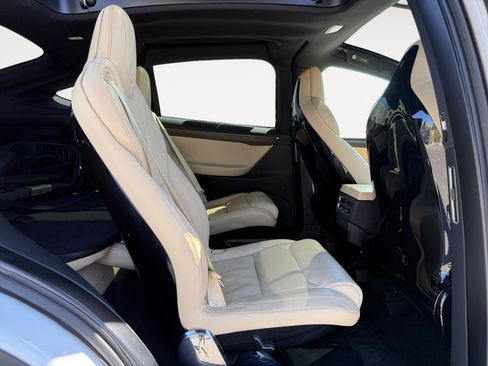Used 2016 Tesla Model X 90D image 18