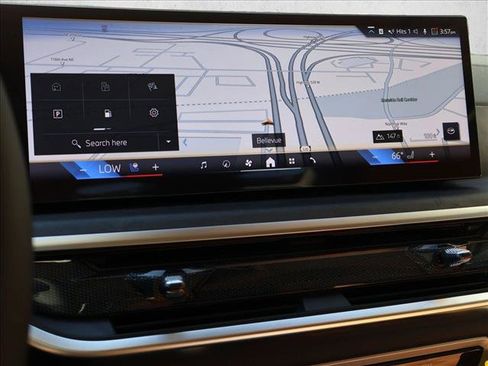 New 2027 BMW X7 xDrive40i w/ Premium Package AWD/4WD image 13