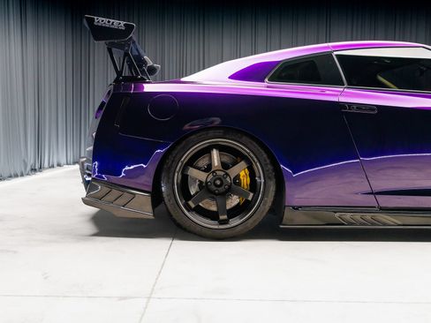Used 2023 Nissan GT-R Premium w/ Premium Interior Package AWD/4WD image 31