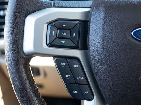 Used 2018 Ford F150 Lariat w/ Equipment Group 502A Luxury AWD/4WD image 39