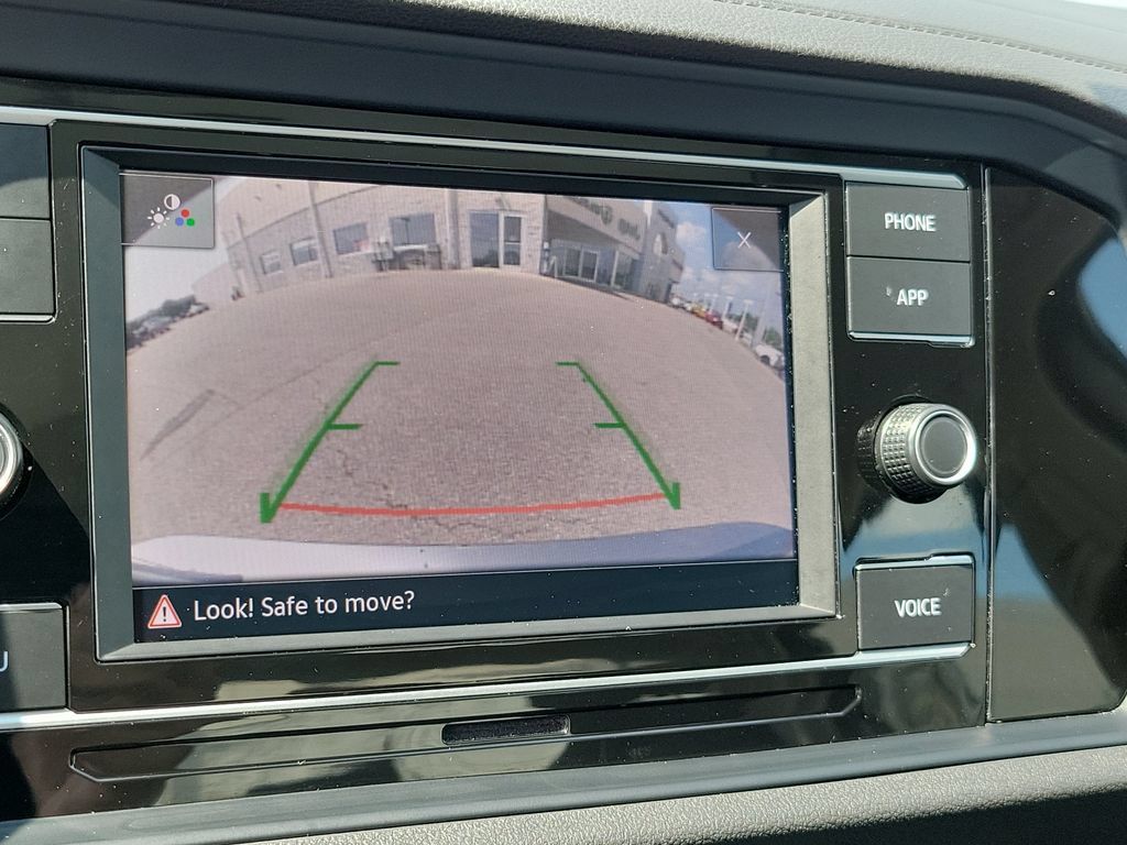 Used 2024 Volkswagen Jetta SE FWD image 28