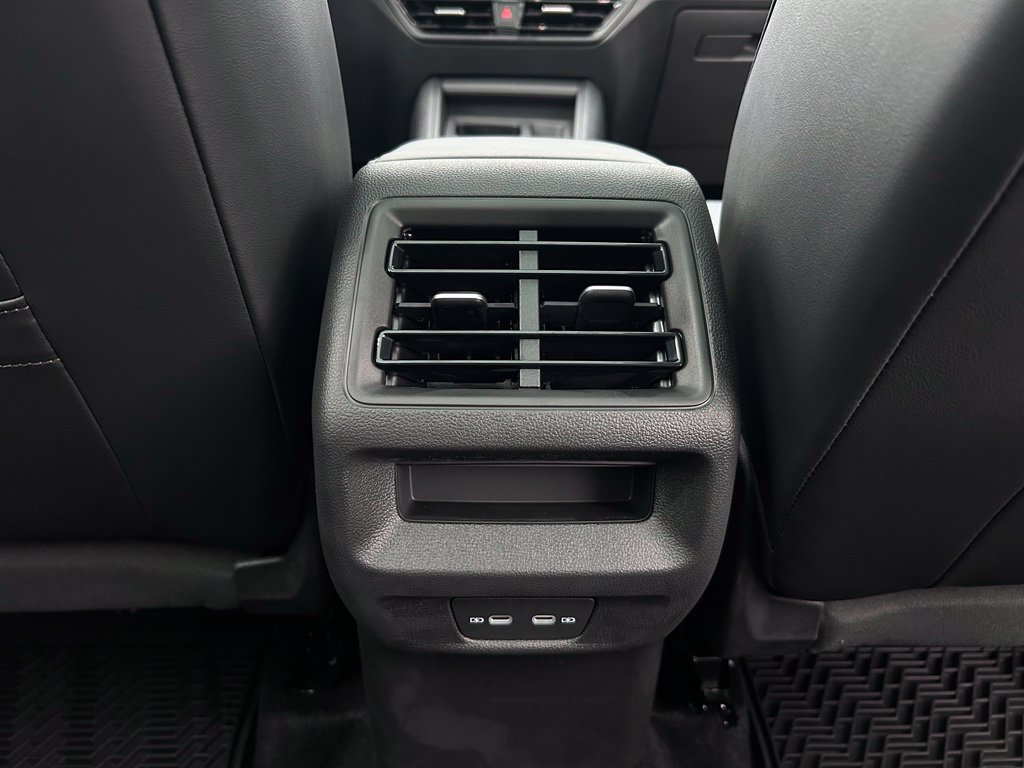 New 2026 Volkswagen Tiguan SE R-Line FWD image 41
