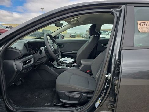Used 2025 Kia K4 FWD image 8