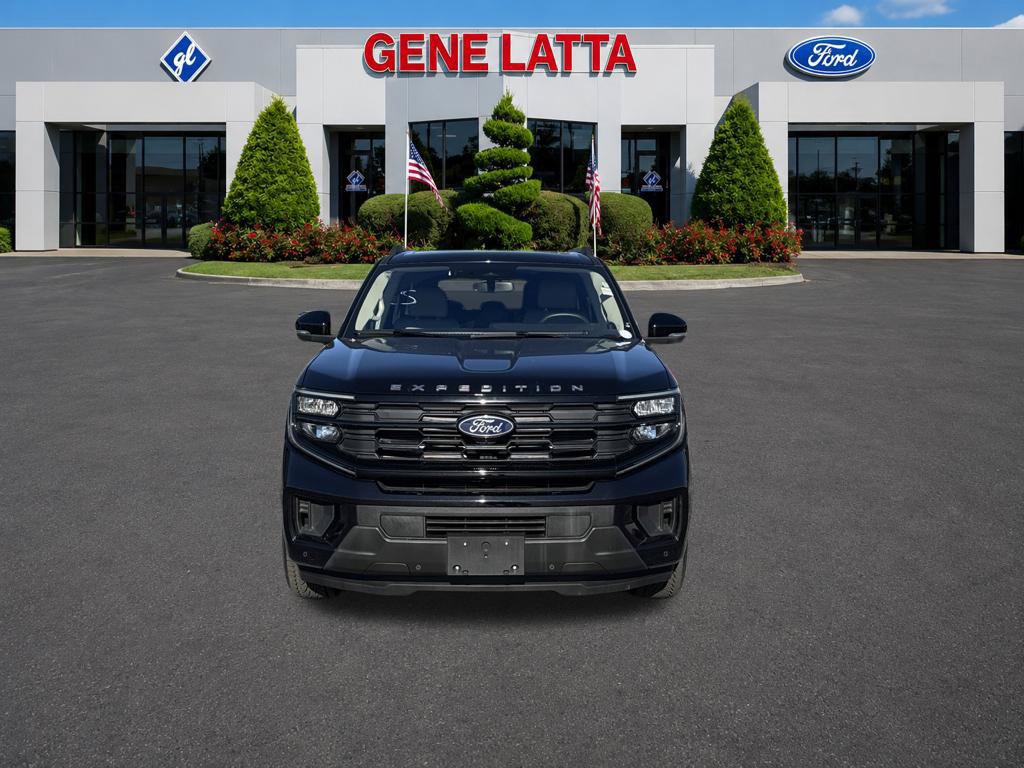 Used 2025 Ford Expedition Max Active AWD/4WD image 2