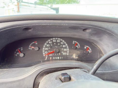 Used 2003 Ford E-350 and Econoline 350 Super Duty image 9