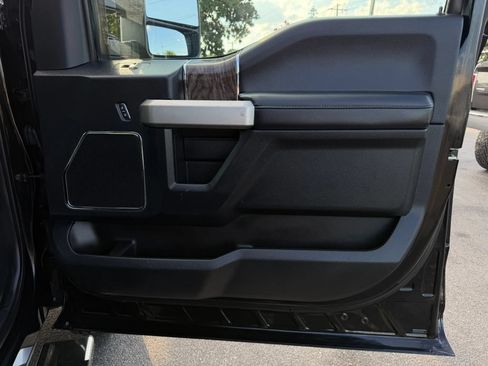 Used 2017 Ford F450 Lariat w/ Lariat Ultimate Package AWD/4WD image 25