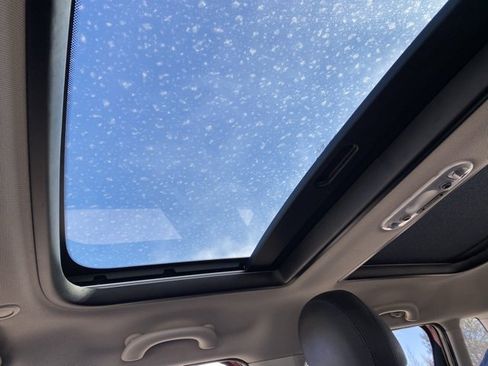 Used 2015 MINI Cooper 4-Door Hardtop image 21