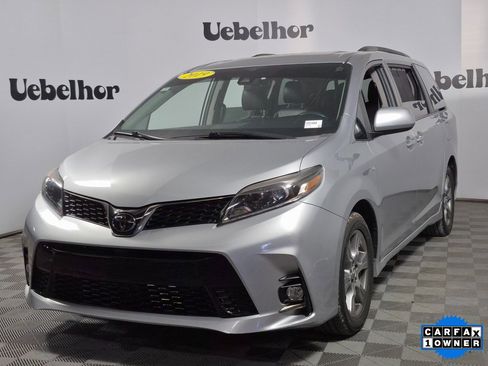 Used 2019 Toyota Sienna SE image 3