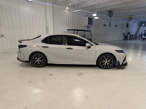 Used 2023 Toyota Camry SE w/ Convenience Package FWD image 6