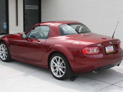 Used 2009 MAZDA MX-5 Miata Grand Touring w/ Premium Pkg RWD image 30