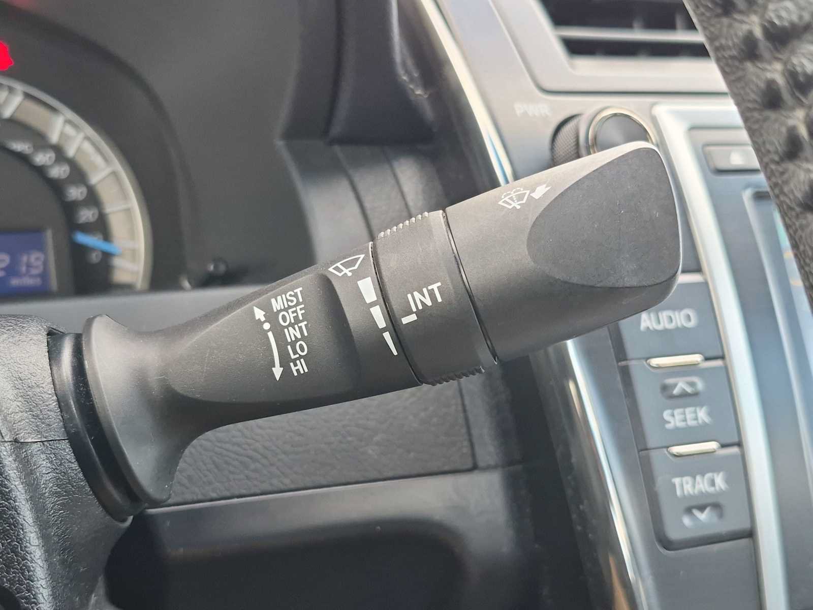 Used 2012 Toyota Camry SE FWD image 25