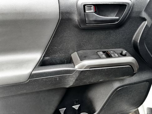 Used 2021 Toyota Tacoma SR5 image 13