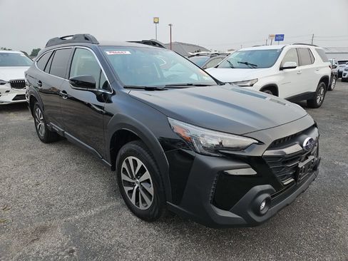 Used 2023 Subaru Outback Premium AWD/4WD image 2