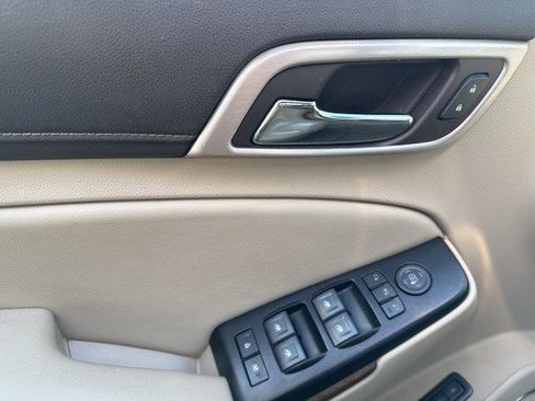 Used 2020 GMC Yukon XL Denali w/ Open Road Package image 10