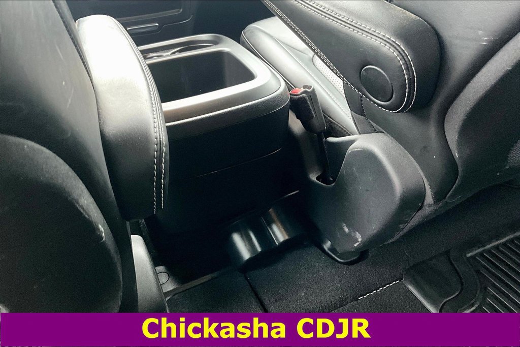 Used 2025 Chrysler Pacifica Select FWD image 9