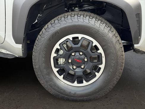 Certified 2025 Toyota Tacoma TRD Off-Road w/ TRD Off Road Upgrade Package AWD/4WD image 10