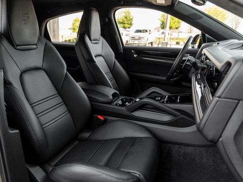Certified 2025 Porsche Cayenne Turbo GT image 45