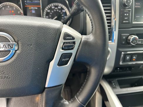 Used 2019 Nissan Titan SV w/ SV Convenience Package RWD image 21