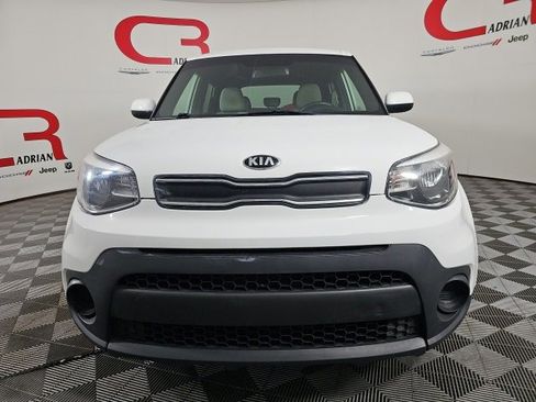 Used 2019 Kia Soul Base image 2