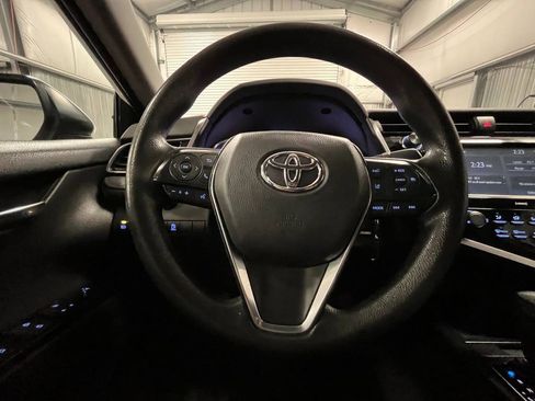 Used 2020 Toyota Camry LE FWD image 13