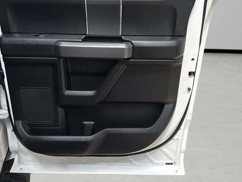 Used 2018 Ford F150 XLT w/ Equipment Group 302A Luxury AWD/4WD image 11