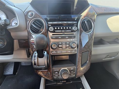 Used 2015 Honda Pilot Touring image 31