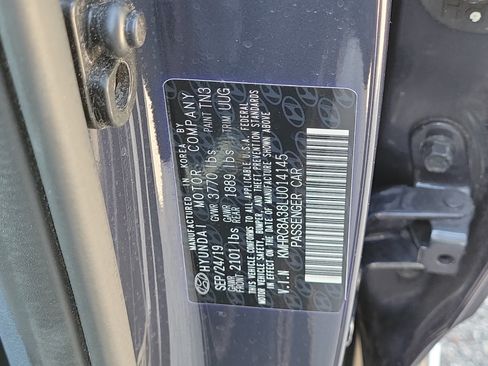 Used 2020 Hyundai Venue FWD image 31