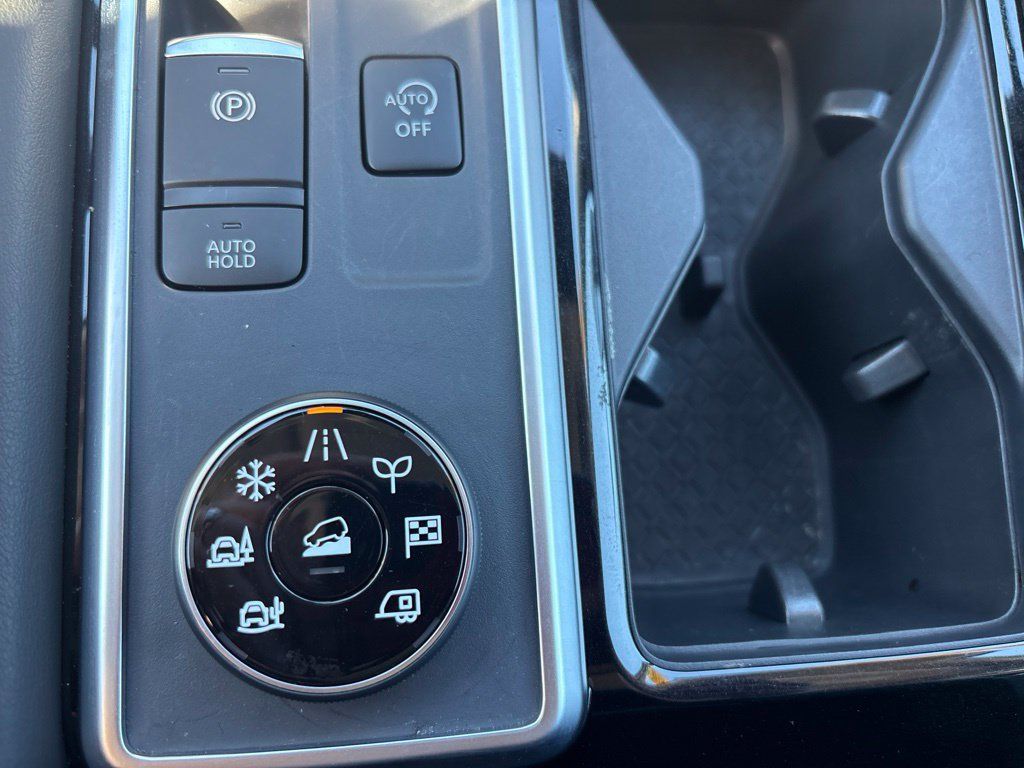 Certified 2025 Nissan Pathfinder SV AWD/4WD image 33