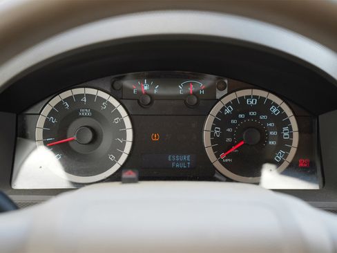 Used 2011 Ford Escape XLS w/ 101A Rapid Spec Order Code image 11