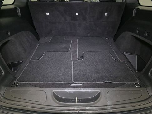 Used 2019 Jeep Grand Cherokee Altitude image 12