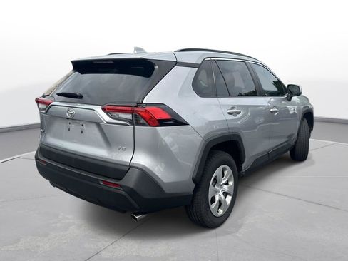 Used 2020 Toyota RAV4 LE FWD image 6
