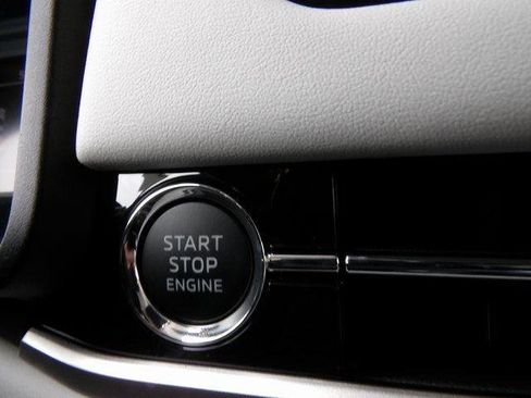 New 2026 Mitsubishi Outlander SE image 24