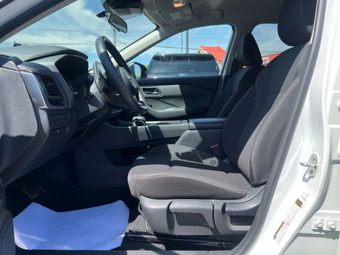 Used 2024 Nissan Rogue S FWD image 25