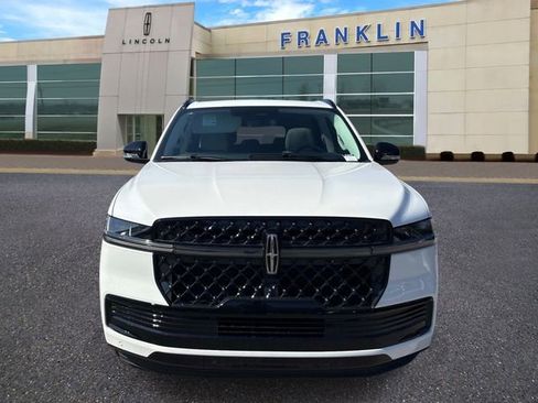 New 2026 Lincoln Navigator L Reserve w/ Jet Appearance Package AWD/4WD image 2